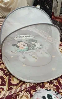 کریه وپشبند نوزاد  باهم