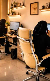 نیاز به همکار خانم ۱۷ الی ۲۸ سال داریم