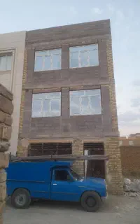 خانه ۳ طبقه نیمه کاره در دیزج