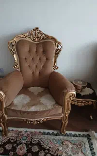 مبل سلطنتی ۹نفره سالم وتمیز با۳عدد میزعسلی