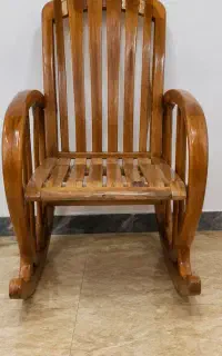 صندلی راک چوبی مناسب منزل