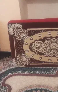 پشتی در حد نو.