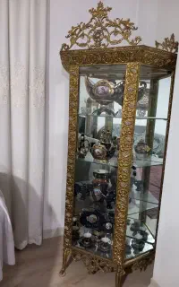 ویترین و ساعت برنز اصل در حد نو مناسب جهیزیه
