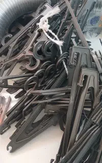 چوب لباسی و لوله هود یا آبگرمکن فنری