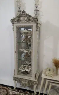 گنجه ومیزتلویزیون