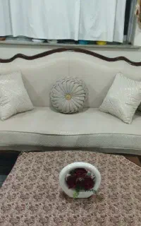 مبل ۹ نفره به همراه میز وسط و میز عسلی