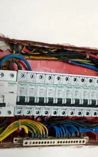 برق کار ساختمان / تعمیر و نصب اتوماتیک پمپ آب