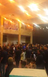 خدمتگزار (خادم)  جهت مسجد در مرکز شهر