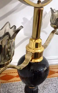 ساعت شب خاب ایستاده