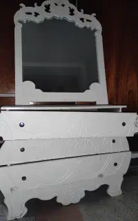 میز آرایشی با اینه