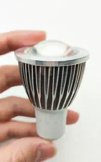 لامپ هالوژن با فریم کارکرده