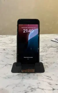ایفون se 2020