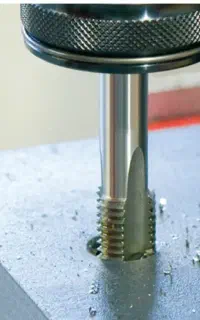 خدمات سوراخکاری و قلاویزکاری و تراش cnc