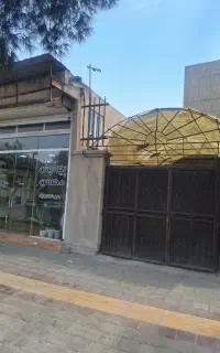 ویلایی واقع در واوان همراه با تجاری