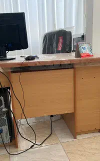 میز،صندلی،پرده