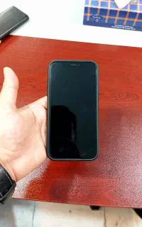 سه تا گوشی کارکرده آیفون و شیایومی