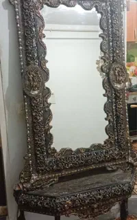 اینه کنسر بزرگ فقط پایه‌های  میز یه رنگ میخواد