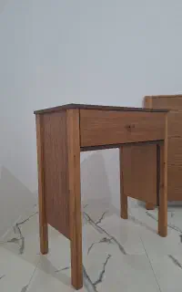 میزآرایش و پاتختی