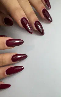 خدمات کاشت و ترمیم ناخن