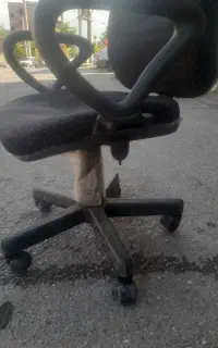 صندلی اداری گردان