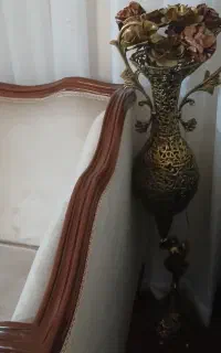 میز تلفن و گلدان برنز