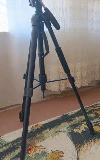 سه پایه دوربین