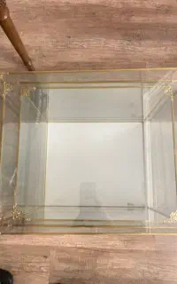 باکس شیشه ای