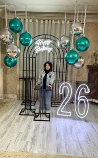 دکور تولد و دکور بله برون و تم تولد و بادکنک ارایی