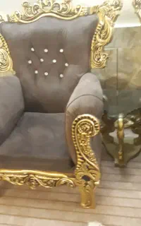 مبل سلطنتی با میز عسلی