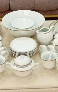 ظروف چینی تقدیس ۹۰ پارچه