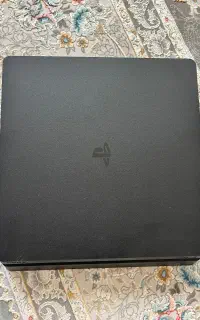 دستگاه PS4 در حد نو.