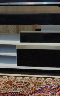 میز زیر تلویزیونی در حد نو