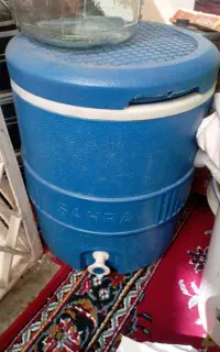 کلمن آب سالم وتمیز اندازه بزرگ‌