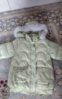 کاپشن سبز و دورس سفید