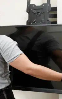 نصاب براکت و تلویزیون به دیوار. نصب انواع آنتن .