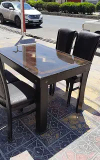 میز نهار خوری واسه رستوران و فست فود