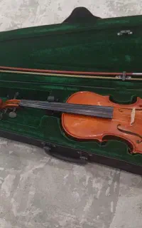 ویالون Amati 100