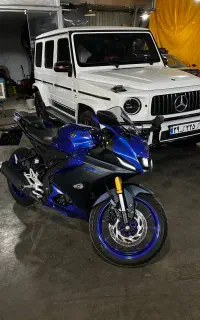 یاماها r15 نیوفیس