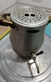 قابلمه و کتری شیر دار