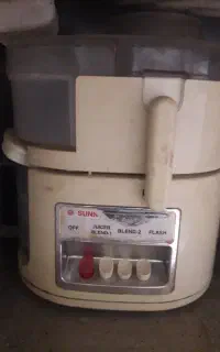 آبمیوه گیر سانی