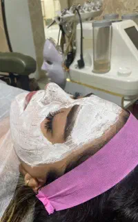 مدل خانم برای فشیال صورت ( آزادگان)