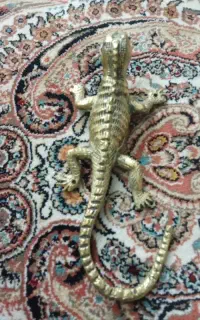 مجسمه برنجی