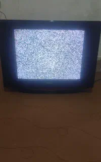 یک عدد تلویزیون