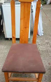 صندلی چوبی در حد نو و با قیمت مناسب