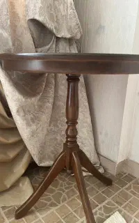 میز گرد چوبی