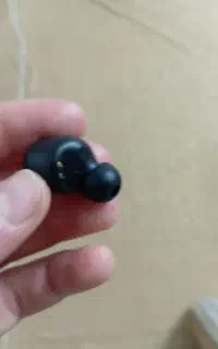 یک عدد گوش ایرپاد گم شده