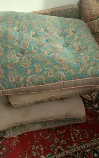 پشتی فیروزه ای