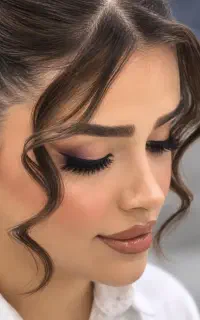 به یک مدل رایگان میکاپ جهت تکمیل البوم