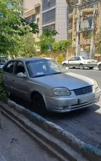 هیوندای ورنا ۱۳۸۴ نقره ای