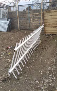 حفاظ روی دیوار